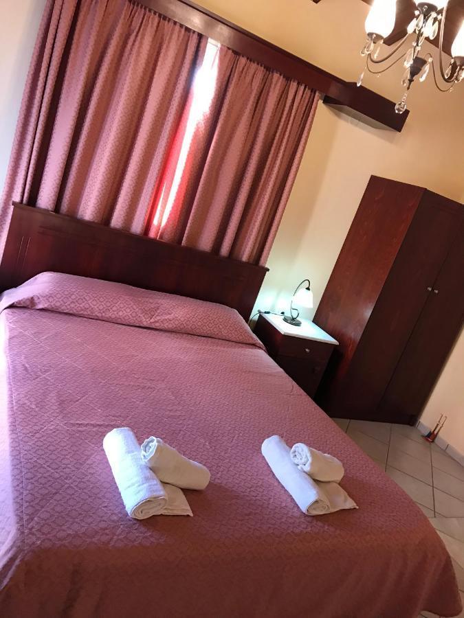 L'Eremo Luxury Apartments Róda Kültér fotó