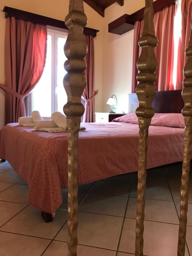 L'Eremo Luxury Apartments Róda Kültér fotó