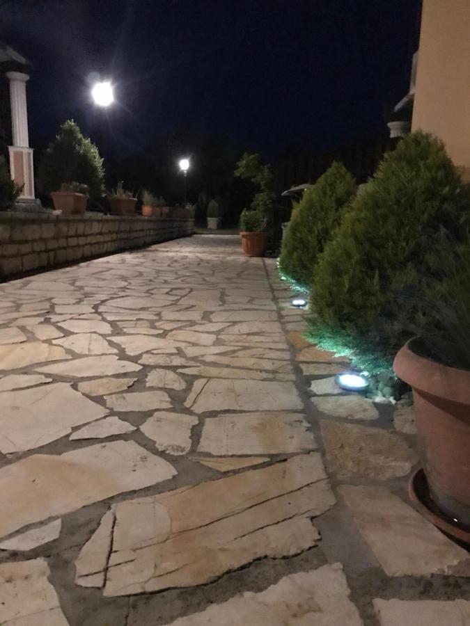 L'Eremo Luxury Apartments Róda Kültér fotó