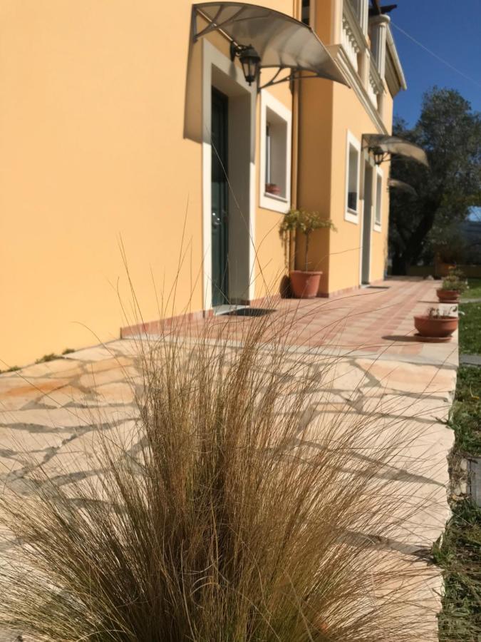 L'Eremo Luxury Apartments Róda Kültér fotó