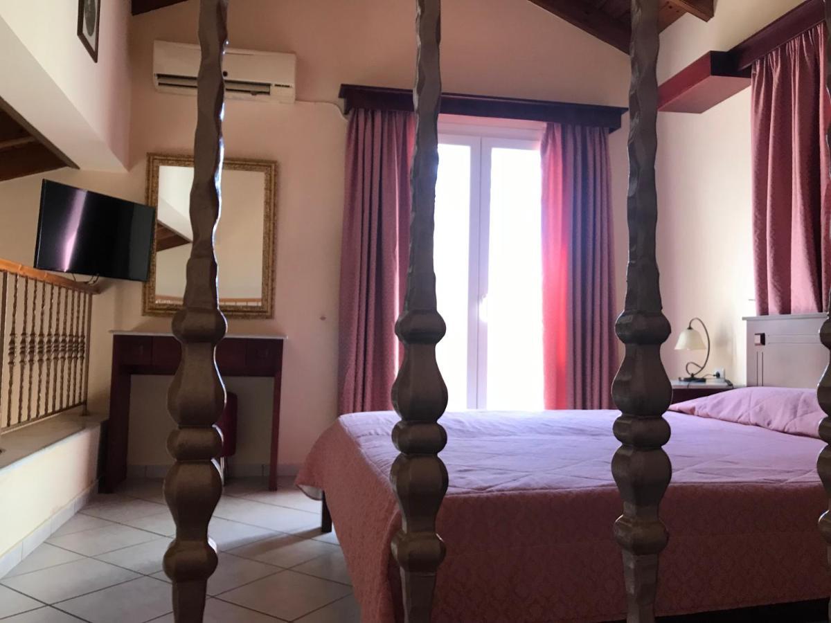 L'Eremo Luxury Apartments Róda Kültér fotó