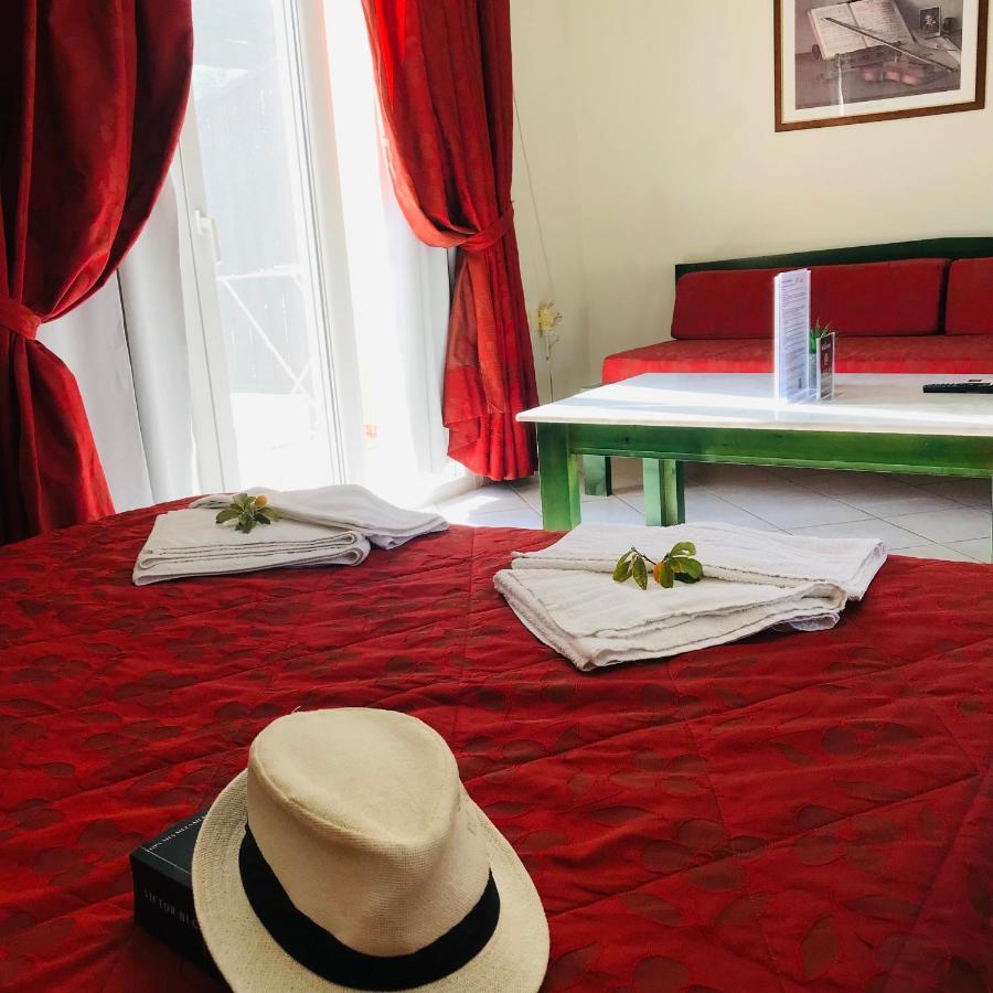 L'Eremo Luxury Apartments Róda Kültér fotó